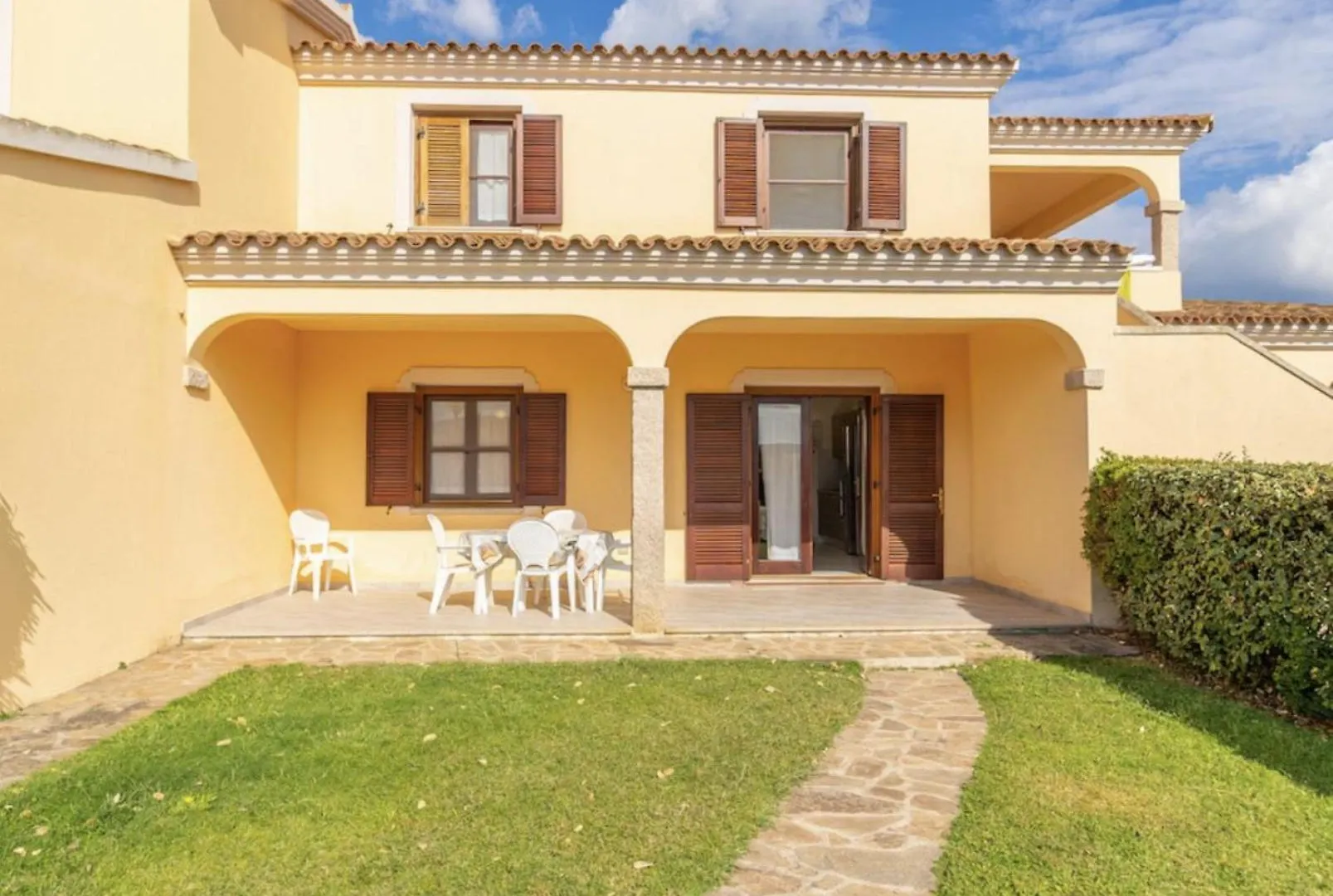La Cinta Apartments San Teodoro
